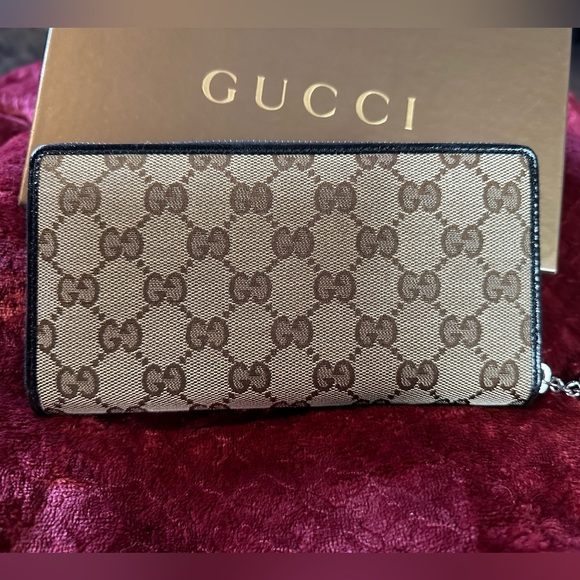 Gucci Authentic EUC Wallet 💎 - Picture 8 of 13